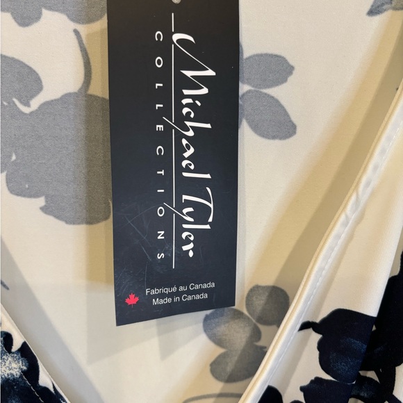 MICHAEL TAYLOR WHITE AND BLUE FLORAL TOP - Picture 7 of 8